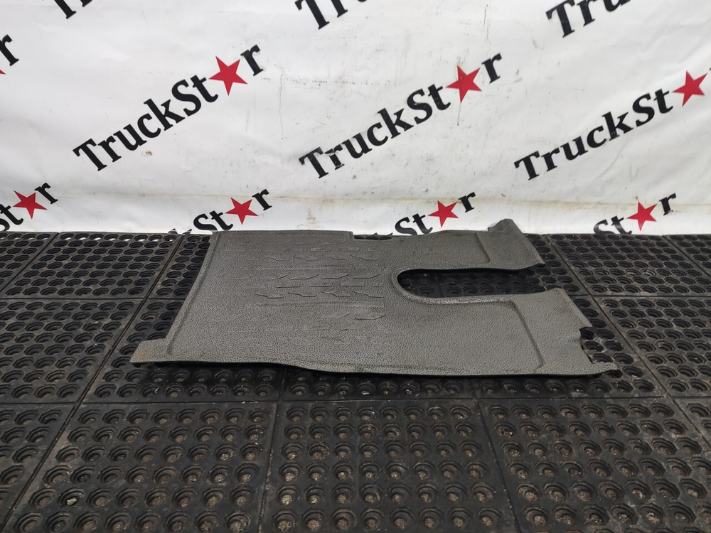 Коврик салона левый 2018г.