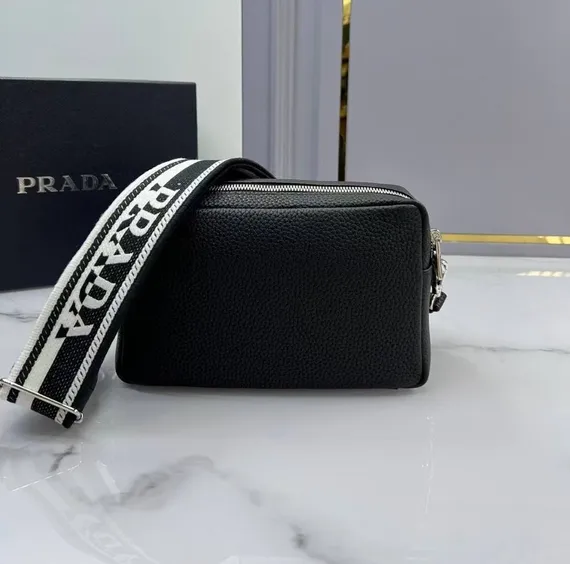 Сумка через плечо Prada черный