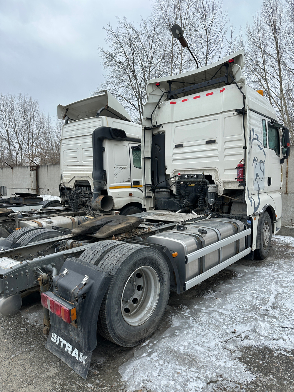 SITRAK C7H 4x2 Седельный тягач ZZ4186V361HE (Дизельный, 12,4 л, 480 л.с., АТ)