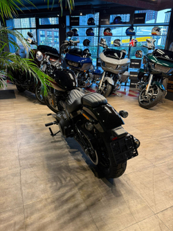 Street Bob 114 Harley-Davidson 2023 (Vivid Black)