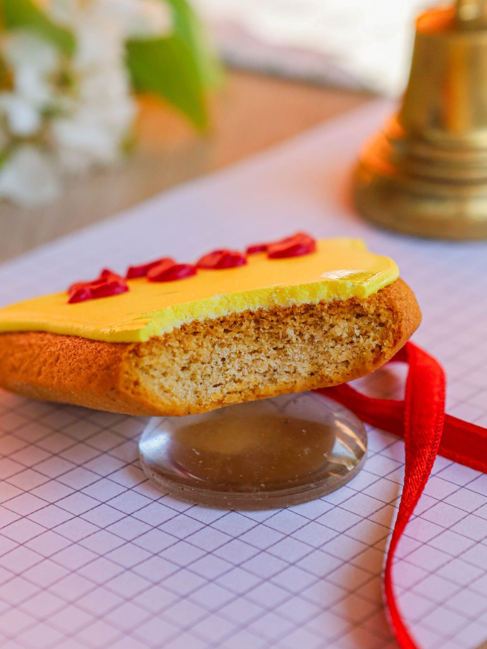 Пряник колокольчик с лентой