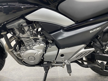 Suzuki GSR250 2015