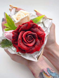 «Роза в куполе, рэд»