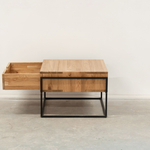 Журнальный столик 65х65 см G+K с ящиком из массива дикого дуба в стиле лофт