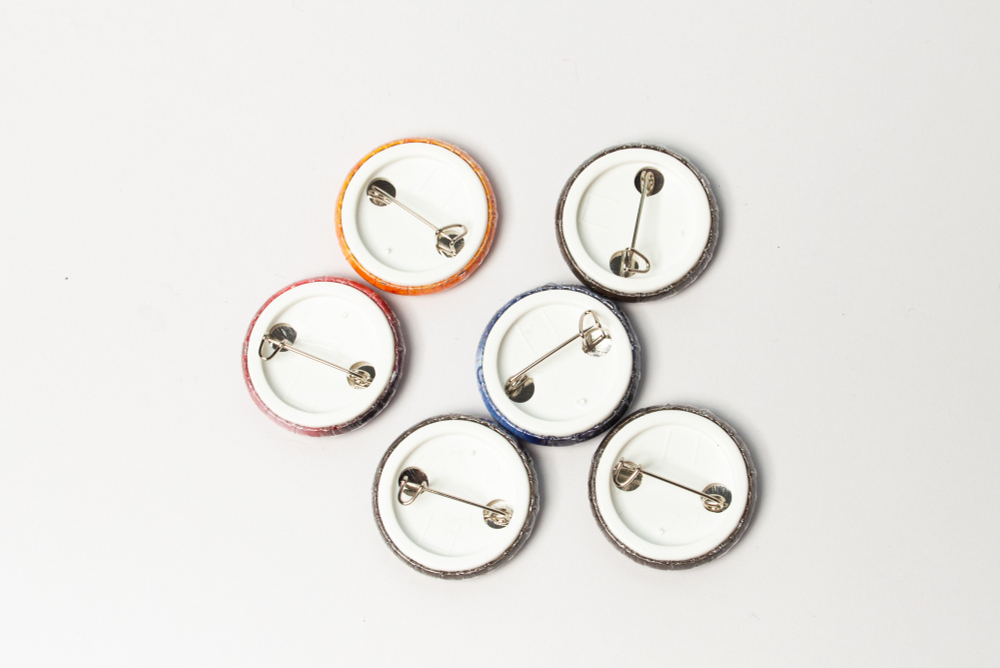 Значок «Ягоды Карелии» на булавке