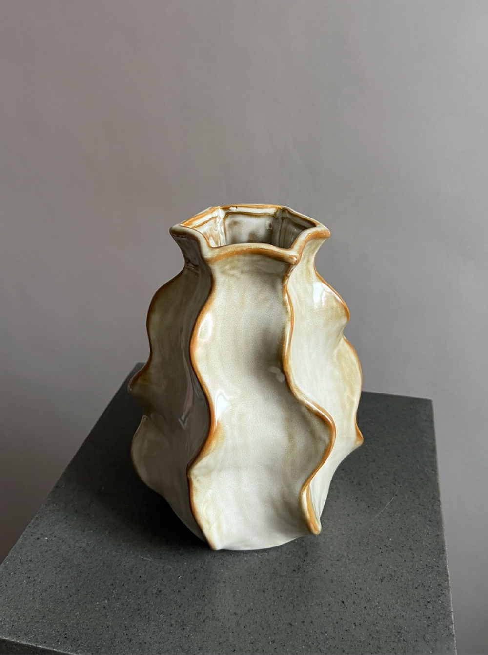 Ваза керамическая, цвет серо-коричневый, 16*16*20,5 см