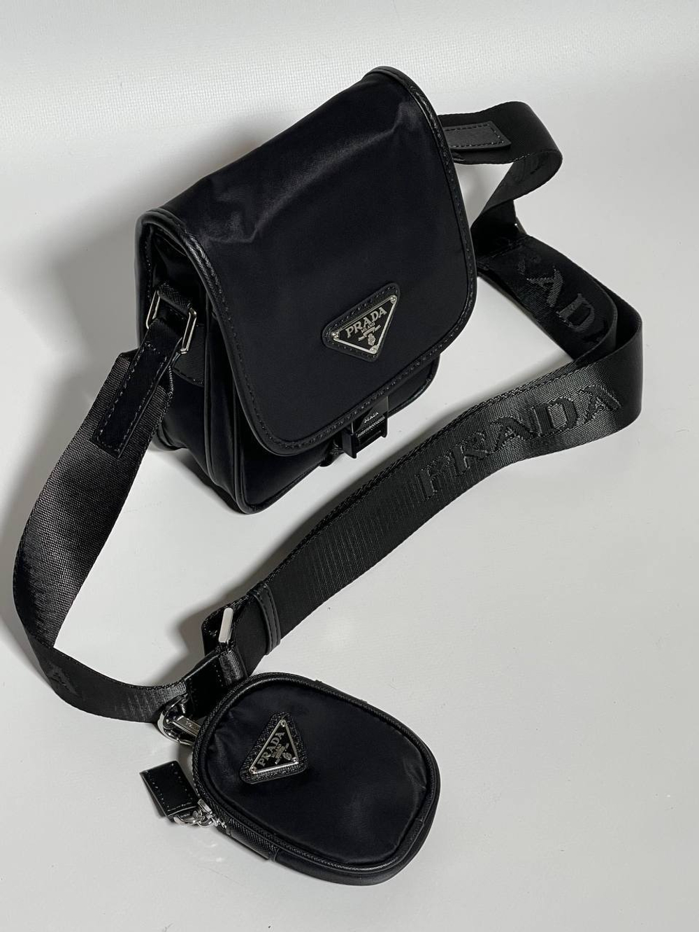 Сумка-мессенджер Prada
