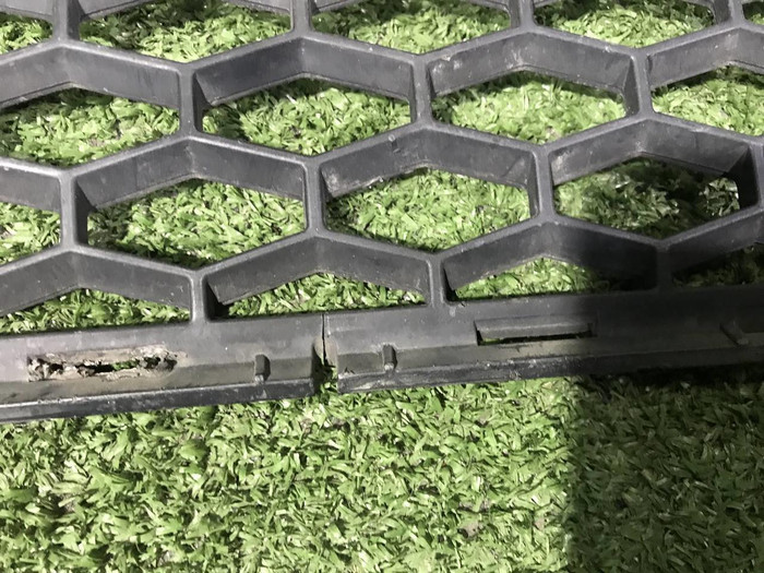 Решетка переднего бампера Land-Rover Freelander 2 (2006-2010)