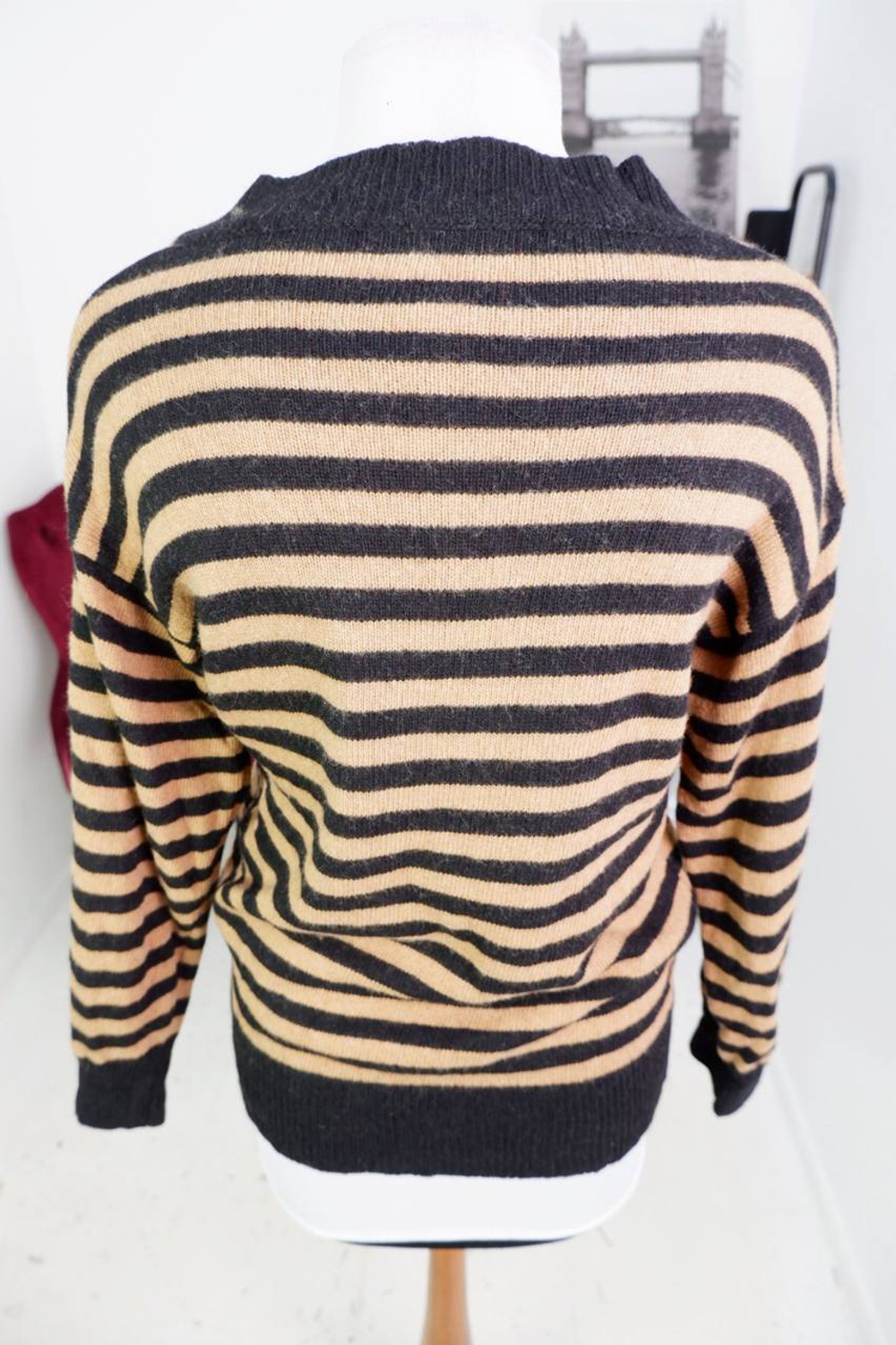 Джемпер из шерсти в полоску, визуально на 46 размер