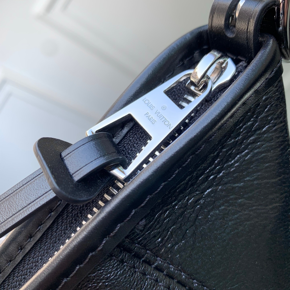 Louis Vuitton CarryAll East West