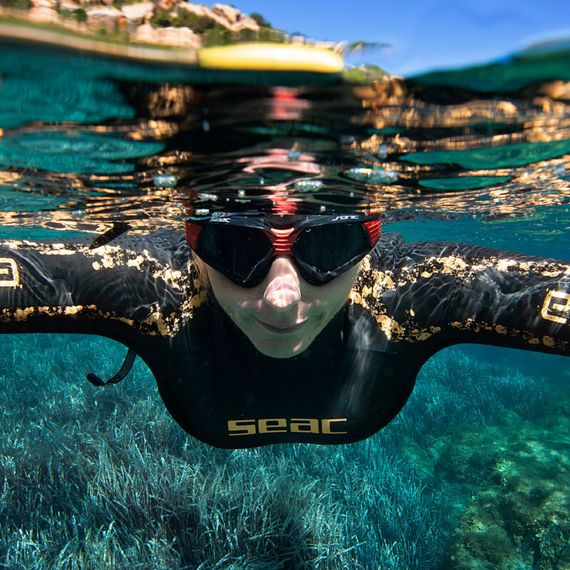 Очки-маска для плавания Seac Sonic тонированные стекла черный/красный