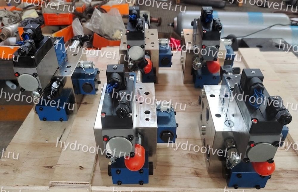 4WRPH6C3B40L–2X/G24Z4/M - Сервораспределитель Ду6 с обратной связью по положению золотника без усилителя, номинальный расход 40 л/мин, характеристика L - линейная, схема C3