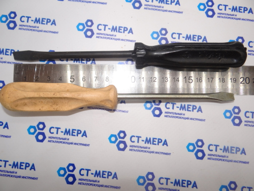 Отвертка шлицевая плоская (минусовая) 190х6.8х1мм (Пластиковая ручка) СССР