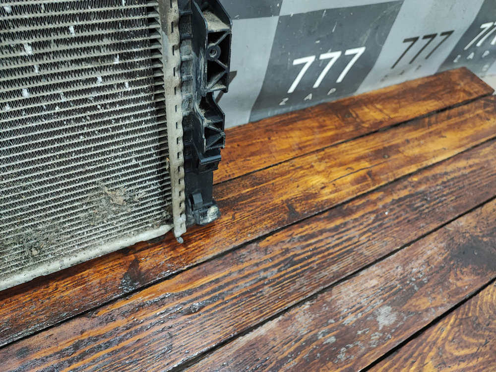 Радиатор двигателя Mercedes M-Class GL (W164) Б/У Оригинал A2515000503