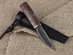 Шкуросъемный нож "Якут" с кованым долом, дамасская сталь, рукоять стабилизированная карельская береза