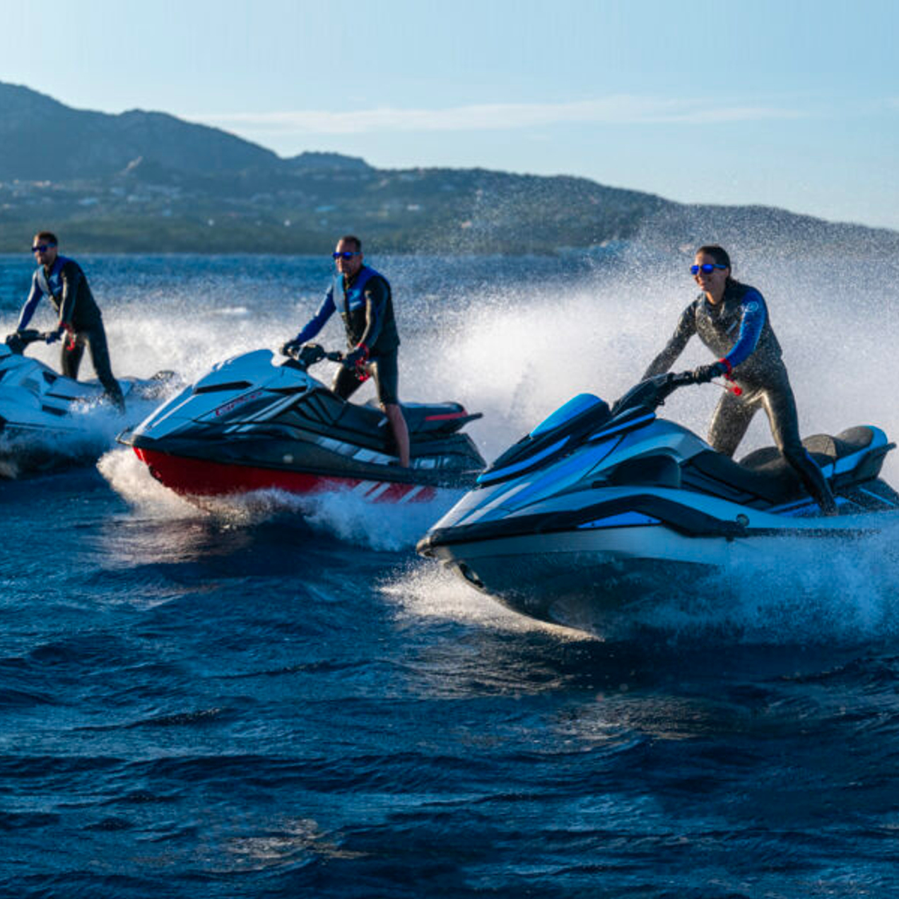 Аренда гидроцикла YAMAHA W<span>aveRunner VX с экипажем (капитаном)</span>