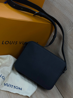 Сумка-мессенджер Louis Vuitton