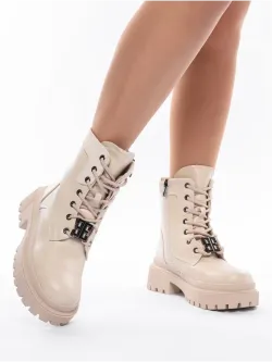 Зимние ботинки на высокой платформе