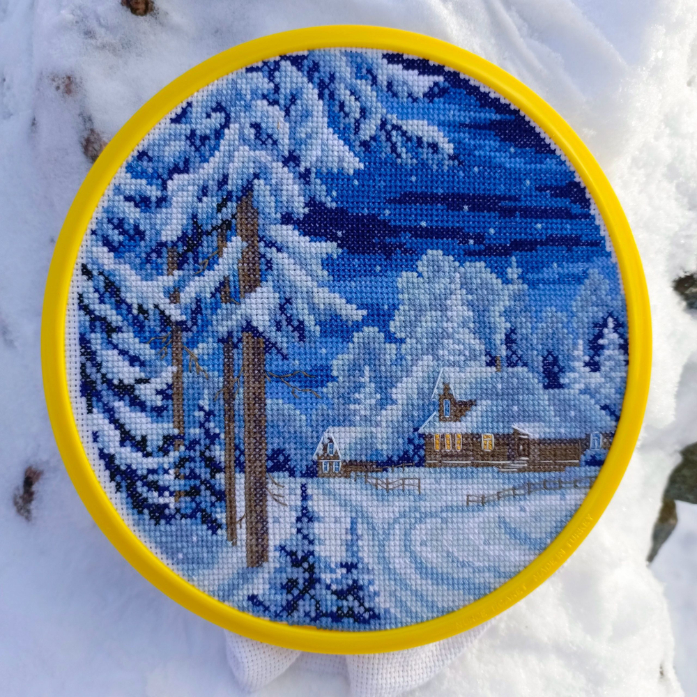 Набор для вышивания крестом Искусница "Очарование зимы"