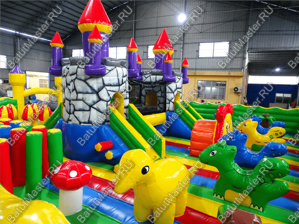 Большой надувной батут "Средневековье" 12*12*5 м