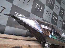 Фара правая LED Honda CR-V 5 (RW) 16-нв Б/У Оригинал 33100TLAD01