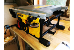 Настольная пила 1850 Вт, 5800 об/мин, диск 210x30 мм DEWALT DWE7485-QS