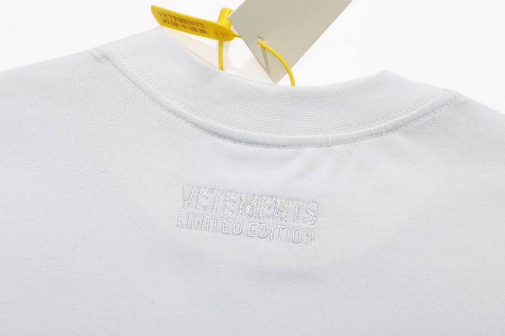 Футболка Vetements