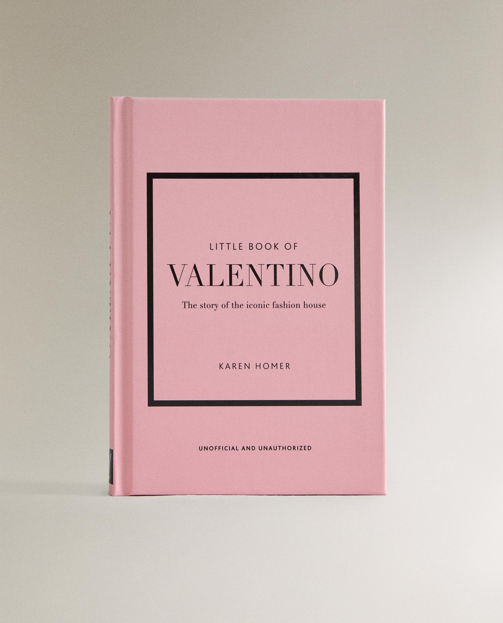 The Little Book of Valentino. Иллюстрированная книга о модном доме Valentino (на английском языке)