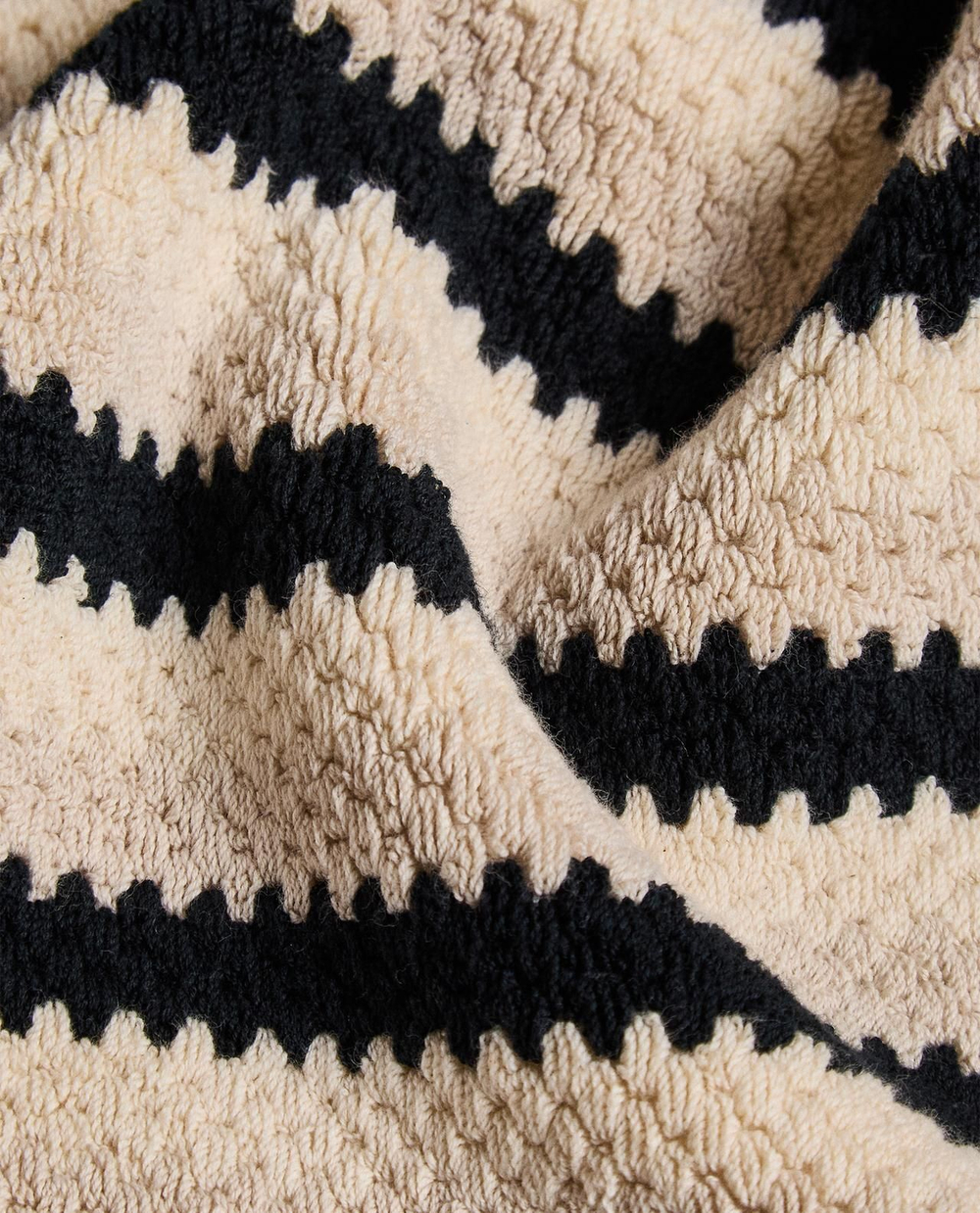 Zara Home - Жаккардовый коврик для ванной комнаты с геометрическим рисунком, черный, 50x80 см