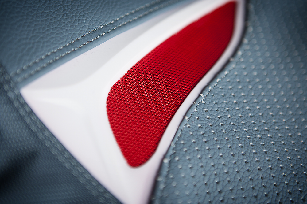 Мотокуртка - ICON SANCTUARY (кожа, серо-красная)