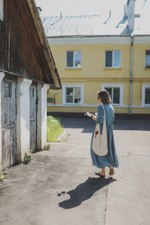 Платье оверсайз из серо-голубого льна