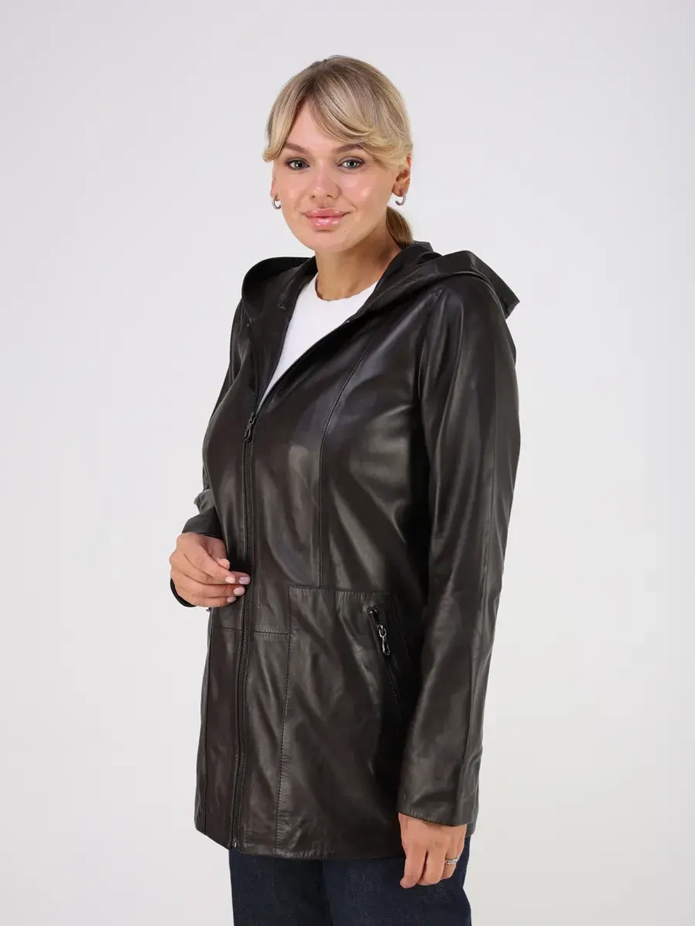 Кожаная куртка демисезонная с капюшоном