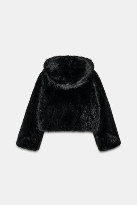 ZARA КОРОТКАЯ ШУБА С КАПЮШОНОМ И ИСКУССТВЕННЫМ МЕХОМ, ЧЕРНЫЙ