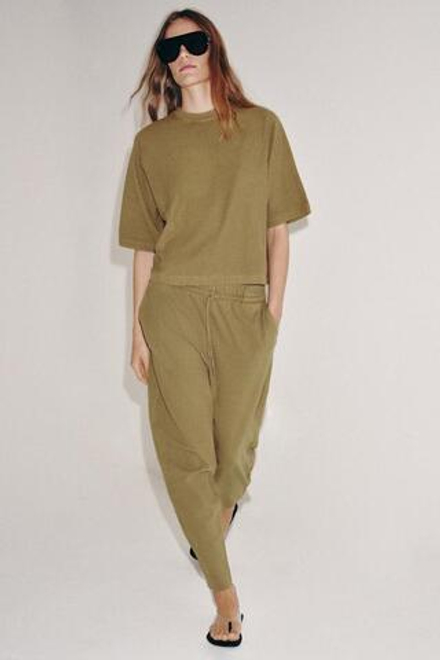ZARA ФУТБОЛКА С КОРОТКИМИ РУКАВАМИ И ЭФФЕКТОМ ПОТЕРТОСТИ, ОЛИВКОВЫЙ