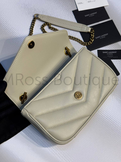 Женская сумка Yves Saint Laurent Small Loulou Matelasse молочного цвета средняя