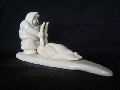 С моржом, композиция