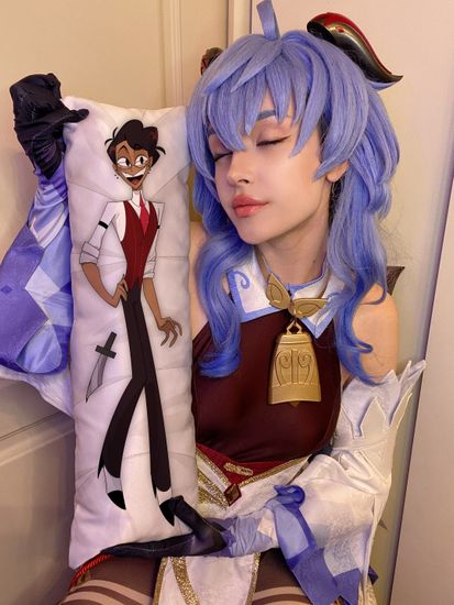 Мини дакимакура Аластор человек Отель Хазбин арт. M1294, 60х20 см