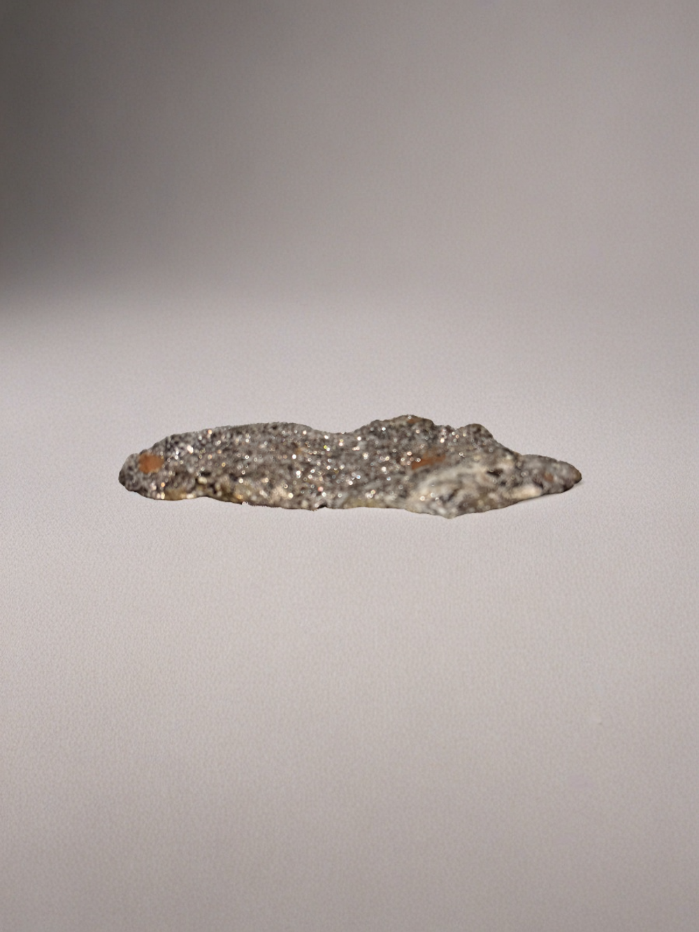 Камень с горы Канченджанга с высоты 5140м.