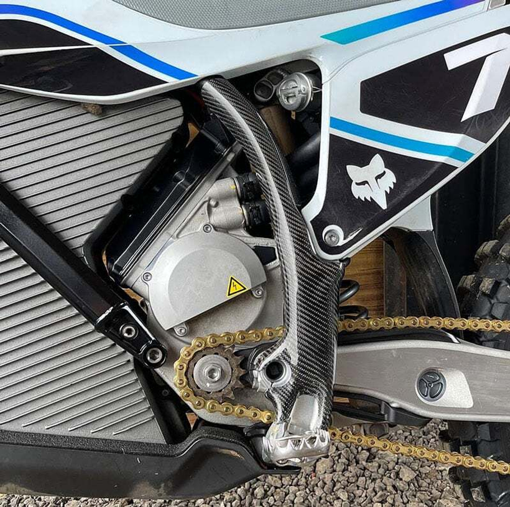 PRO-CARBON RACING Stark VARG Frame Protection – For hand brake (Gen 1 & Gen 2 charging) – MX + EX SF-FP-01