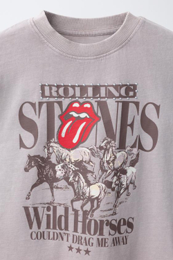 ZARA ФУТБОЛКА С ЭФФЕКТОМ ПОТЕРТОСТИ ROLLING STONE ©, СЕРОВАТО-КОРИЧНЕВЫЙ
