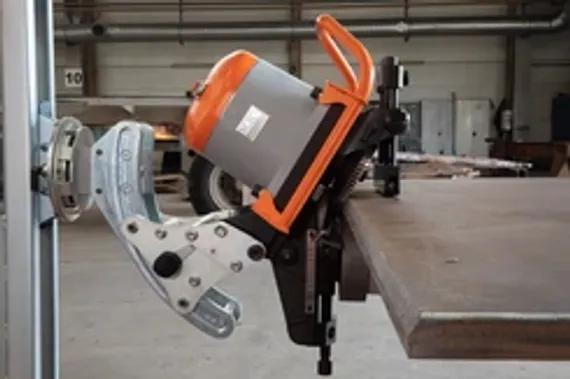 Разъёмный труборез и фаскосниматель ТВС-830 с электроприводом