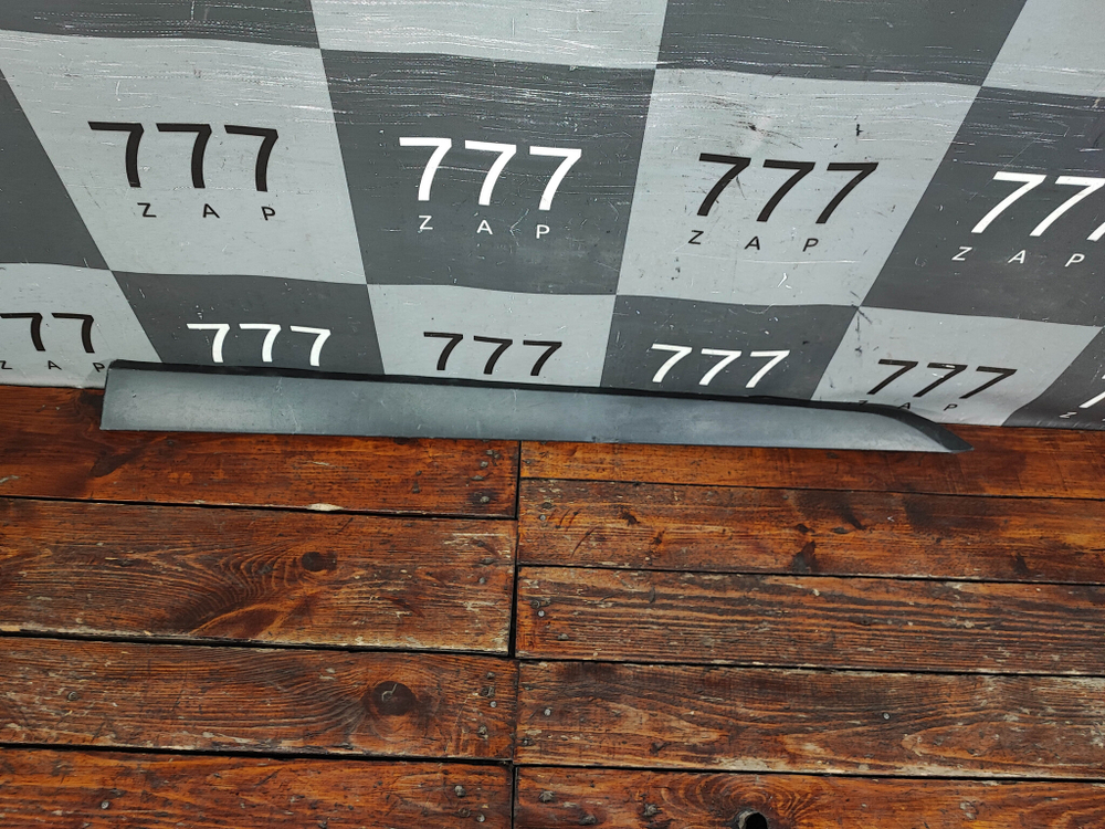 Накладка двери передней правой Kia Rio 4 X-Line 17-нв Б/У Оригинал 87714H0500