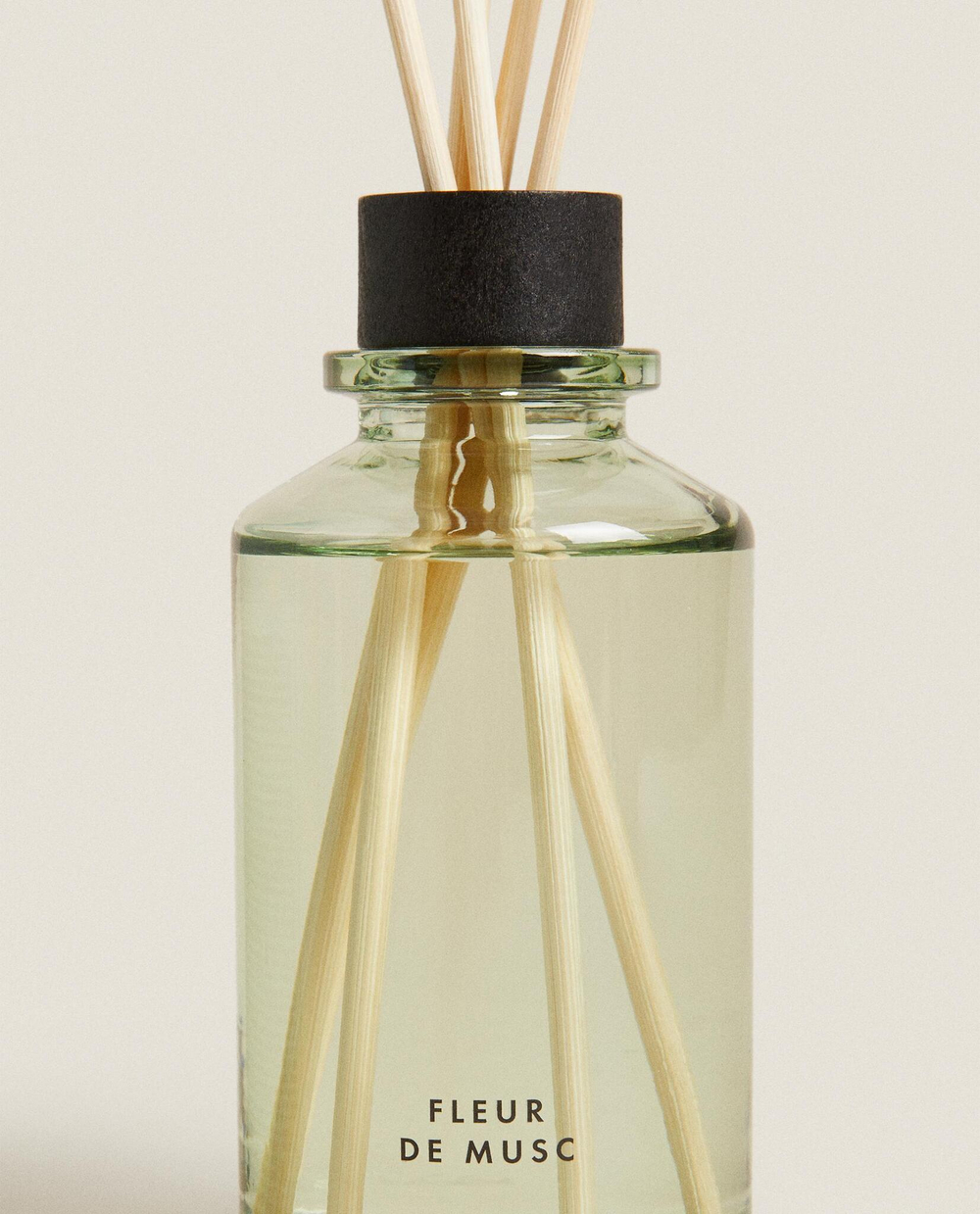 Zara Home FLEUR DE MUSC REED DIFFUSERS — ароматический диффузор с тростниковыми палочками, Флер де Муск, 190 мл