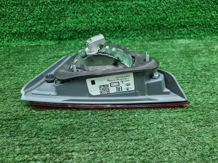 Фонарь левый внутренний Lada Vesta (2015-2022)