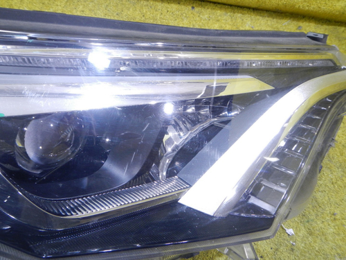 Фара правая Toyota RAV4 4 CA40 (2015-2019) LED