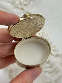 Таблетница с синей вставкой Галантная сцена