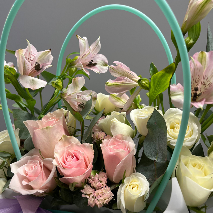 Композиция "Весна за окном"