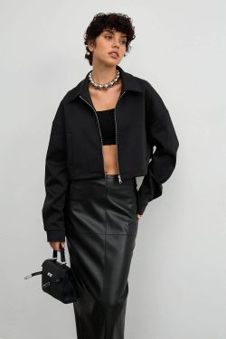 Куртка с воротом укороченная черного цвета