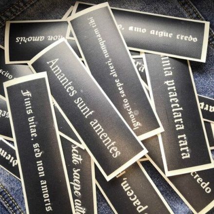 Трафарет ФА104:  Величайшее несчастье - быть счастливым в прошлом - Infelicissimum genus infortunii est fuisse felicem