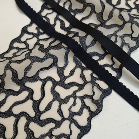 Вышивка на сетке, двухсторонняя